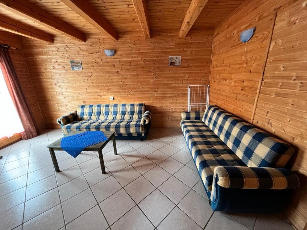 Almos Apartman Balatonfenyves Exterior foto